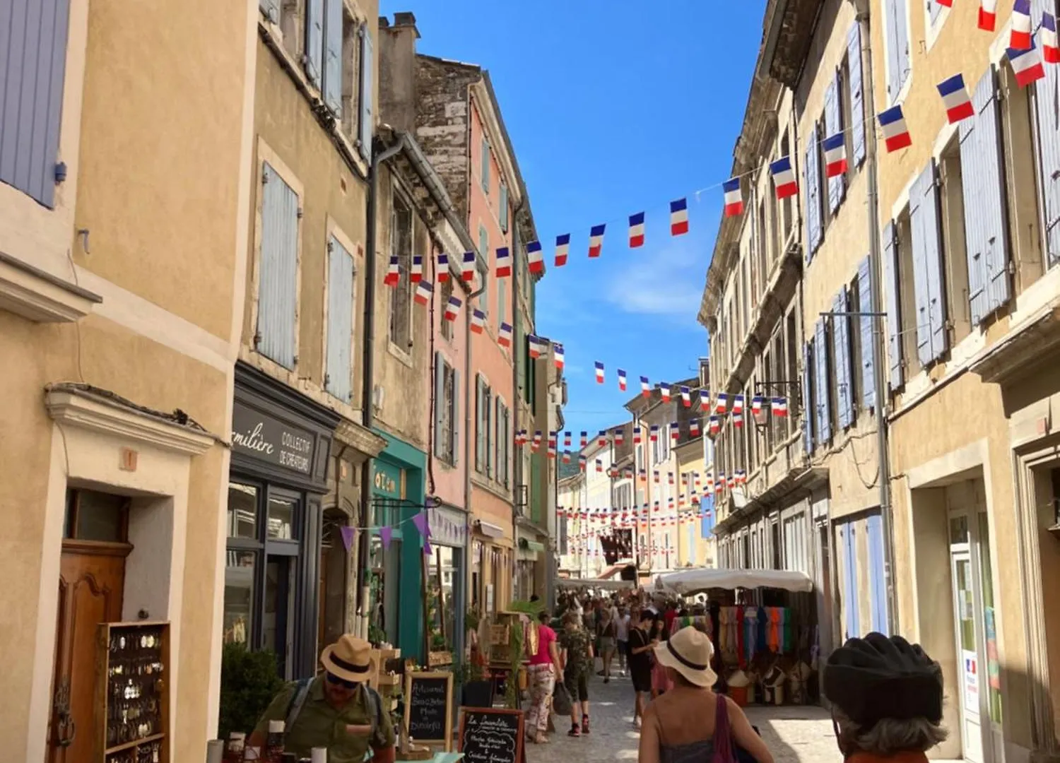 La Fabrique Des Petits Bonheurs Apartment Dieulefit Homestay
